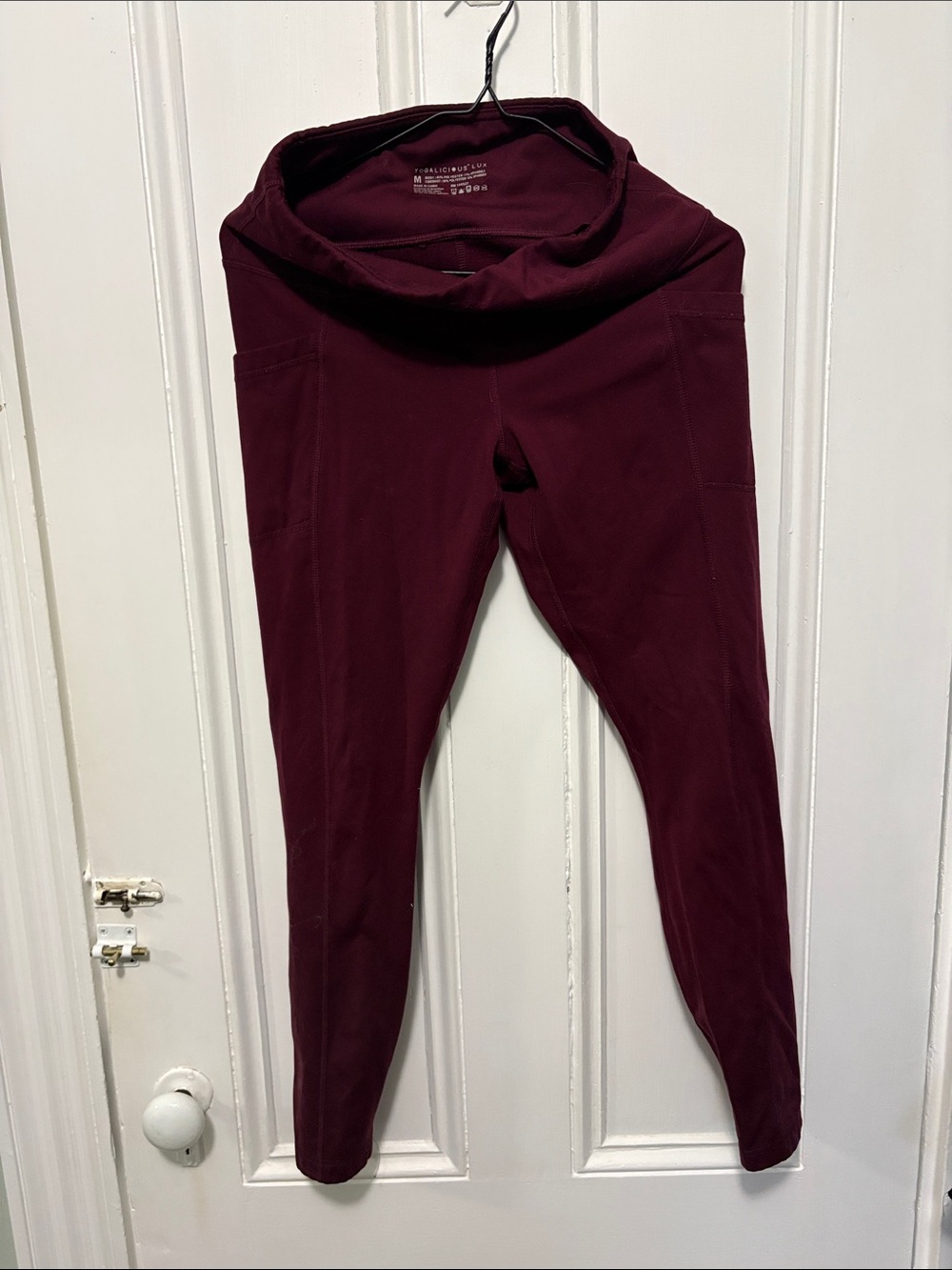 Yogalicious Maroon High-Rise Leggings with Side Pockets